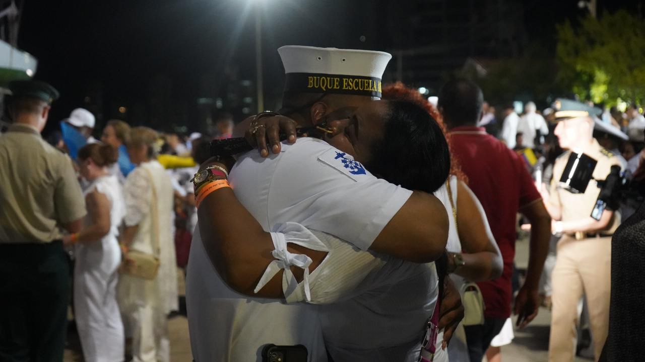 A casa con orgullo: cadetes del Buque Gloria regresan al País de la Belleza