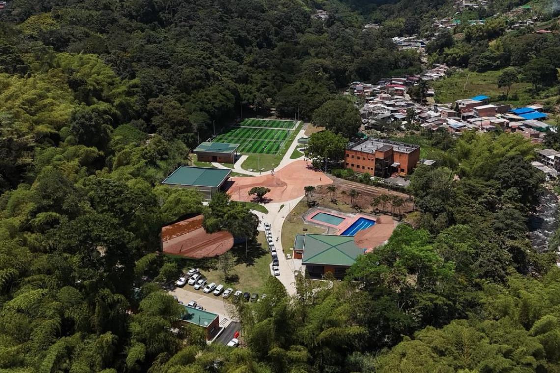 El manual ya no se limita &uacute;nicamente a proyectos, sino que tambi&eacute;n incorpora el enfoque de programas, estableciendo una diferenciaci&oacute;n clara entre ambos conceptos.