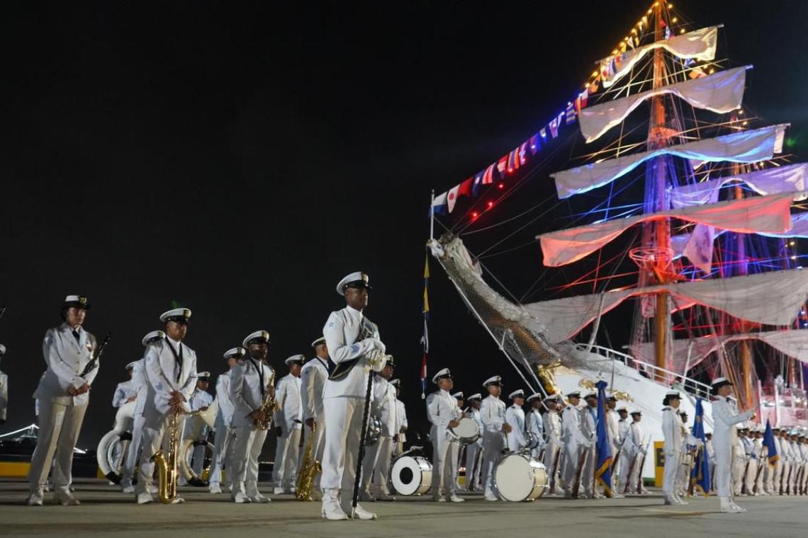 A casa con orgullo: cadetes del Buque Gloria regresan al País de la Belleza