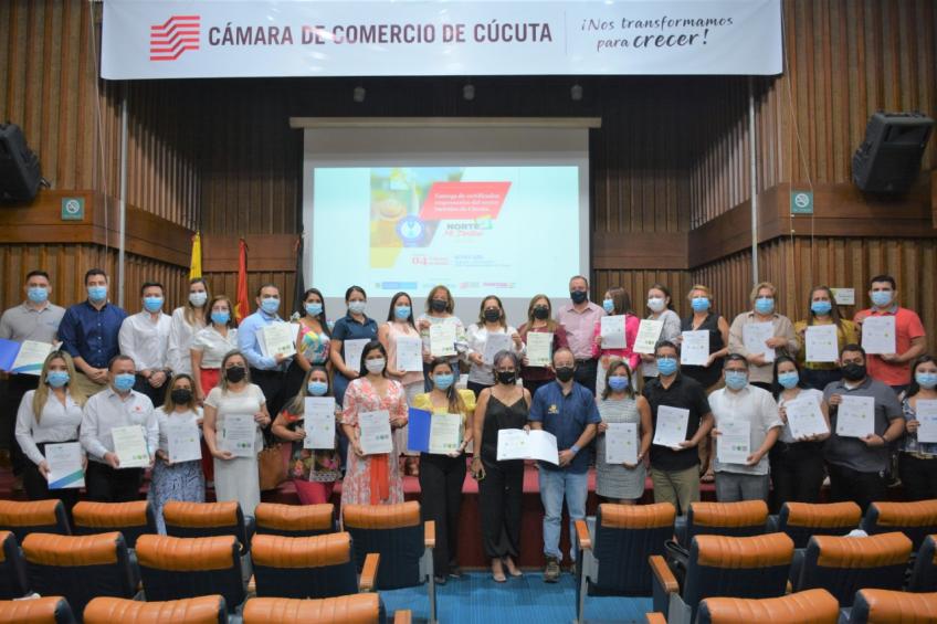 Certificación de 38 empresarios